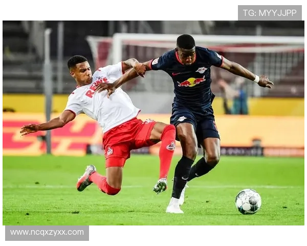 德甲最新积分榜分析：各队表现回顾与争冠形势解读